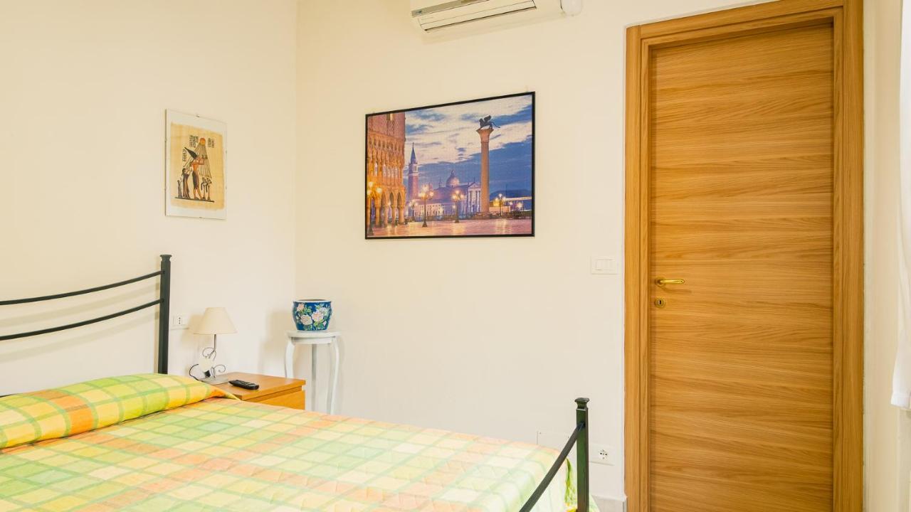 Апартаменти La Casa Di Nonna Agnese - Italian Homing Паденге-суль-Гарда Екстер'єр фото